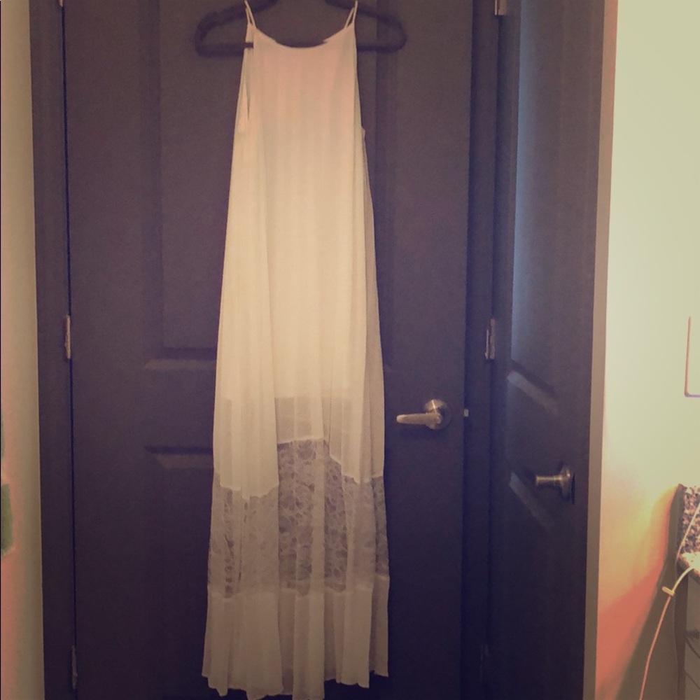 BEBG white long dress